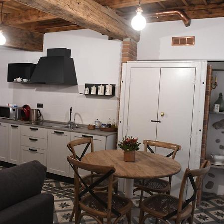 La Casa Di Eva Apartment Cuneo Bagian luar foto