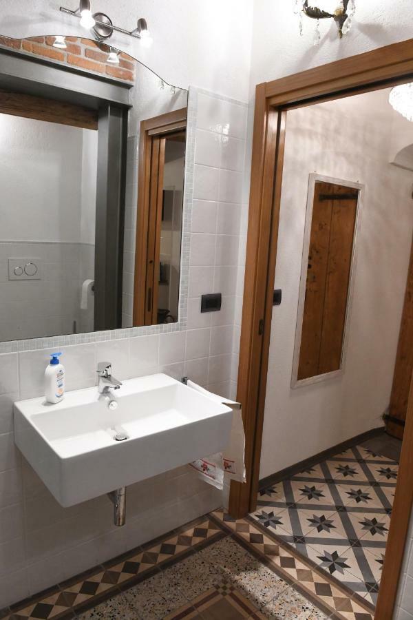 La Casa Di Eva Apartment Cuneo Bagian luar foto