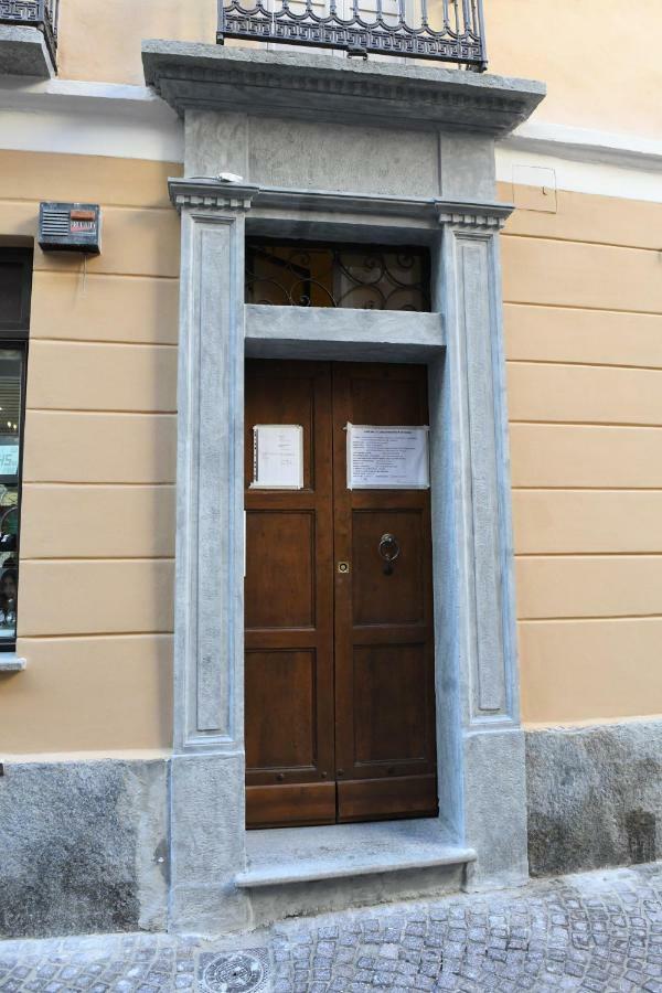 La Casa Di Eva Apartment Cuneo Bagian luar foto