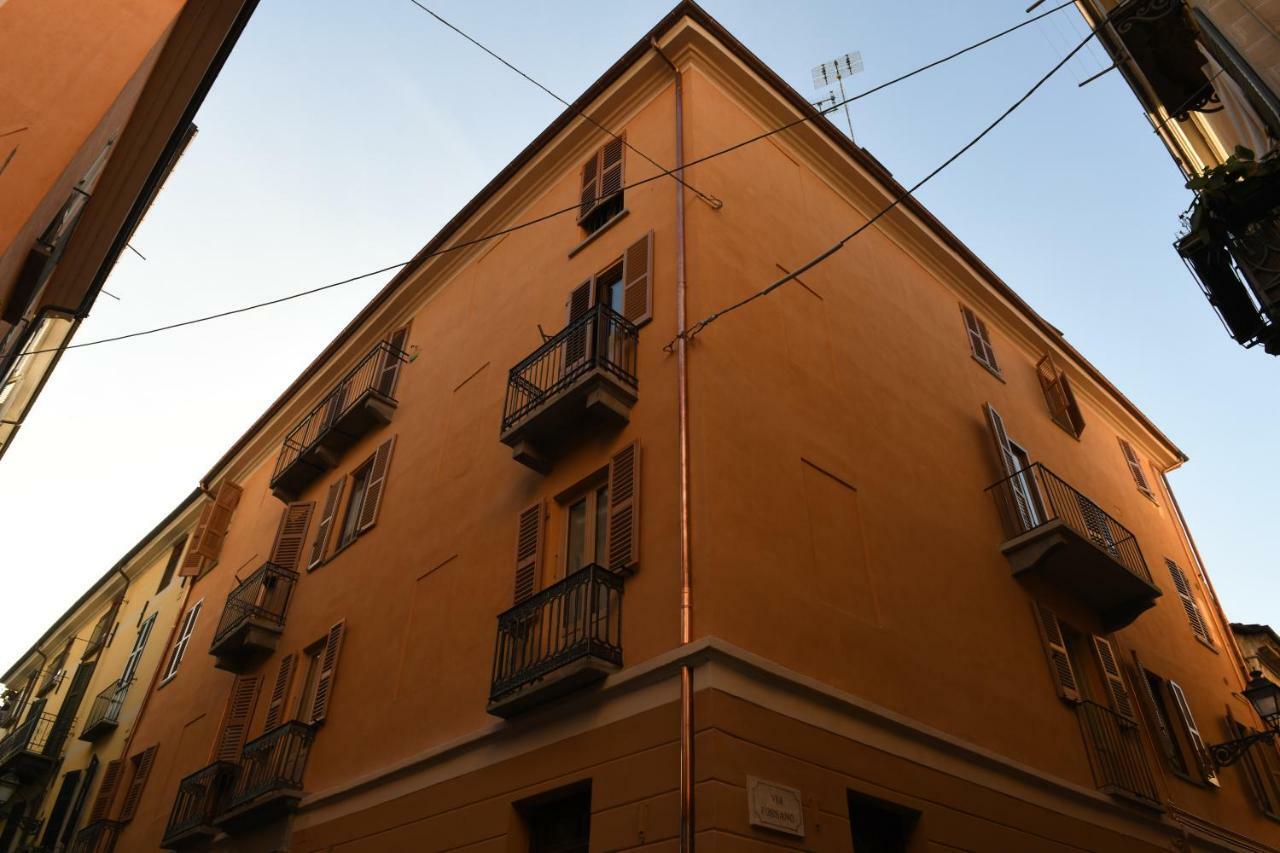 La Casa Di Eva Apartment Cuneo Bagian luar foto