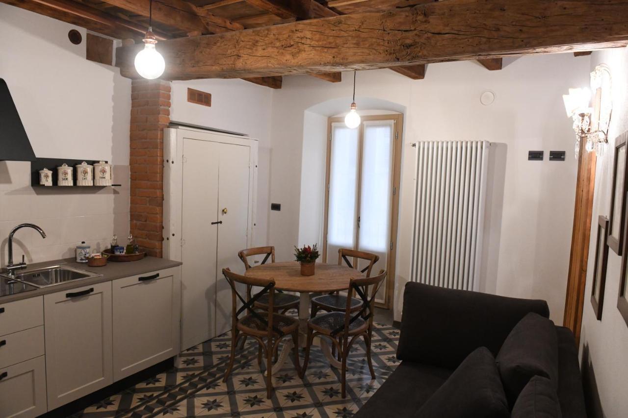 La Casa Di Eva Apartment Cuneo Bagian luar foto