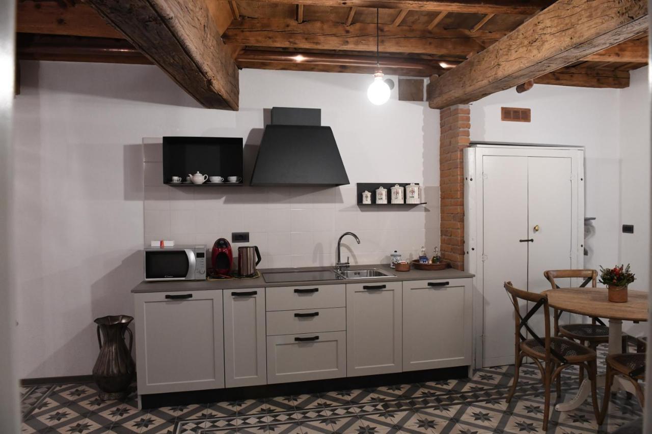 La Casa Di Eva Apartment Cuneo Bagian luar foto