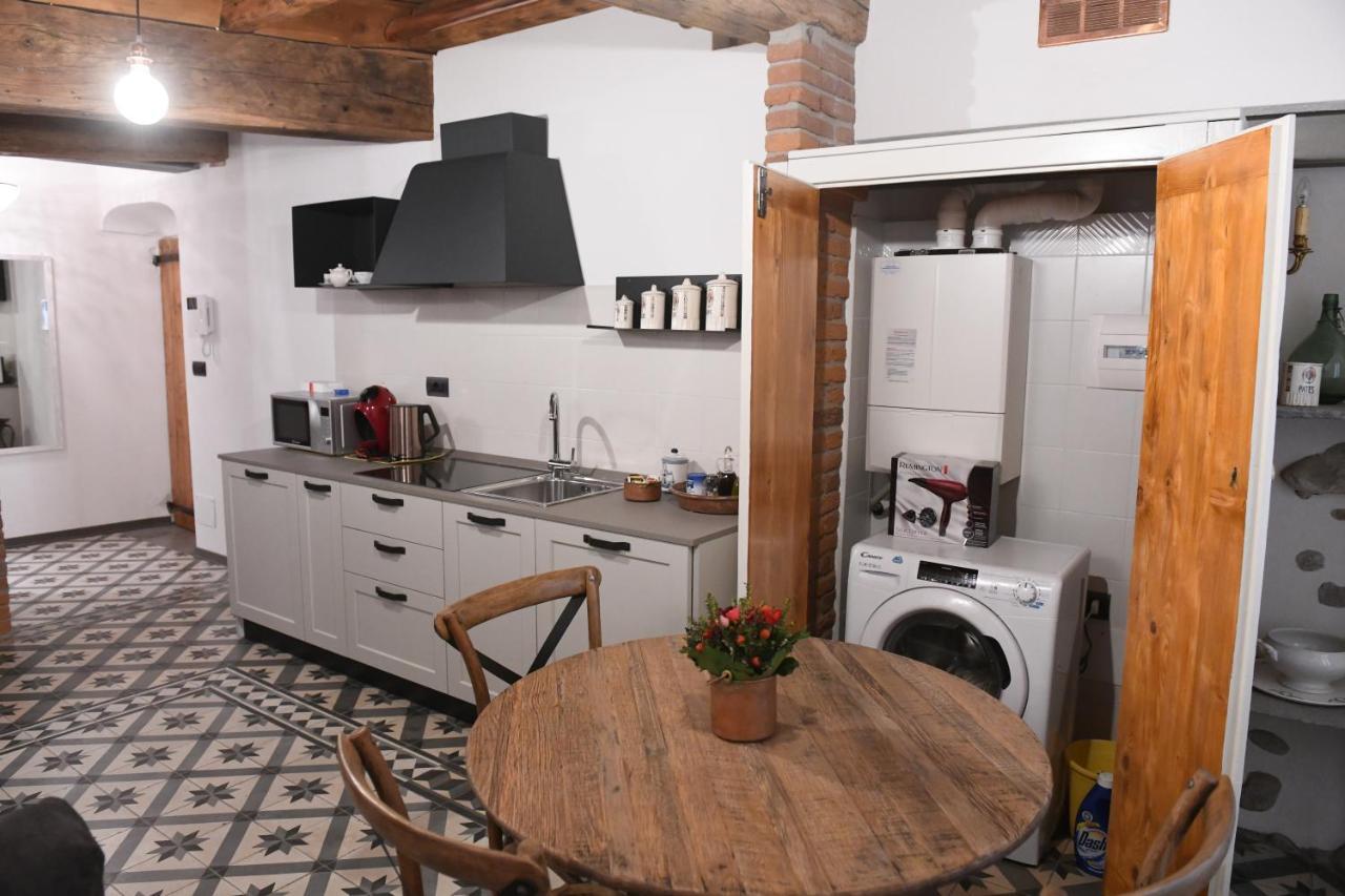 La Casa Di Eva Apartment Cuneo Bagian luar foto