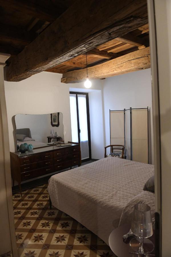 La Casa Di Eva Apartment Cuneo Bagian luar foto
